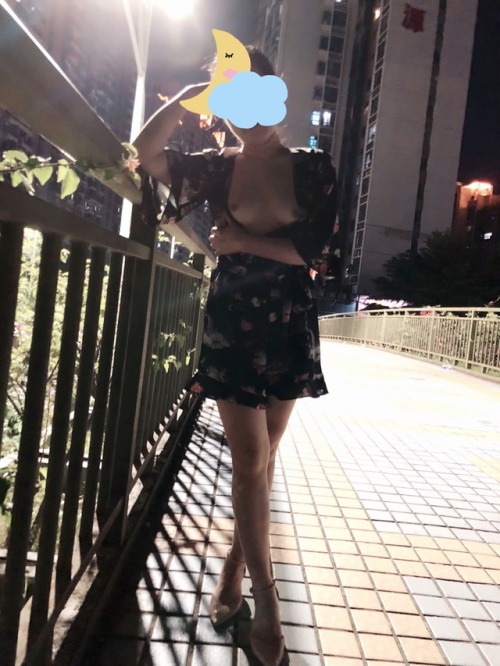 nanning69: 【南宁】2018-06-08露出，紧张的高考结束，虽然不关我的事，但还是出来给群里的人拍福利，嘻嘻嘻，喜欢玩群的朋友欢迎加入我的永久会员群（一次收费，永久更新），目前小福泥已出1