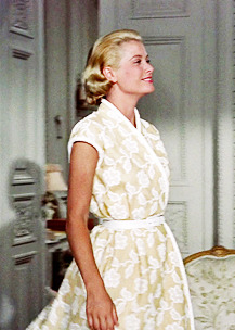 vespermartiniarchive-deactivate:Grace Kelly wearing designs by Edith Head in To Catch A Thief (1955)