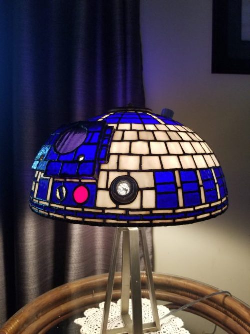 steampunktendencies: This Beautiful Handmade Star Wars R2D2 Tiffany Style Lamp https://steampunktendencies.com/this-beautiful-handmade-star-wars-r2d2-tiffany-style-lamp/ 