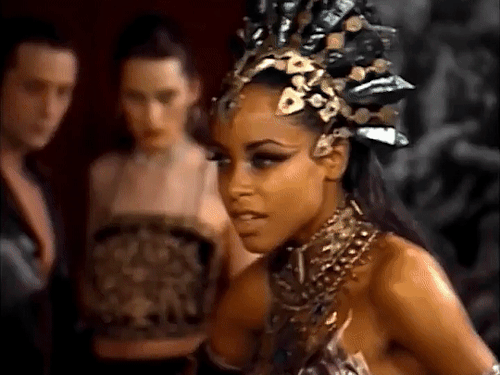 AALIYAH As Queen Akasha On The Set Of Queen Of The Damned (2002)
