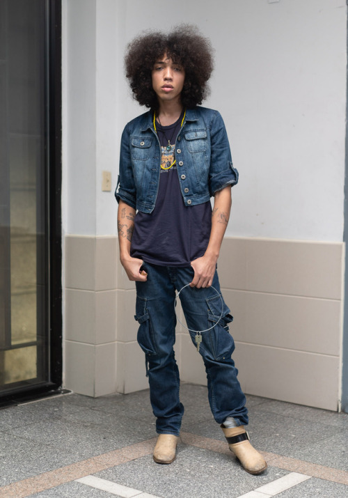 nyc-looks:Kenzo, 23“Im wearing Chloe boots, vintage Helmut Lang bondage jeans and a vintage denim ja