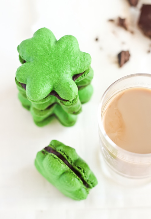 *Shamrock Macarons w/ Baileys Chocolate Ganache*