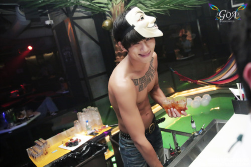 http://gaykoreandude.tumblr.com/post/101290974148