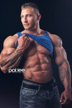 cdnlifter27:  Kevin James Photos: Pat Lee Photographer 