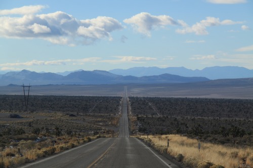 highgradelove:american-ramblers:  Driving down the Extraterrestrial Highway through Nevada.   bucket list worthy