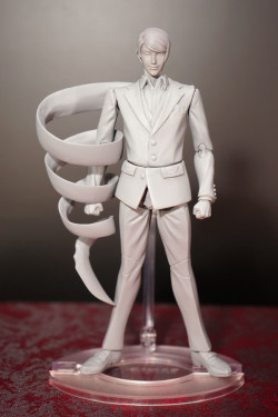 raaawrbin:  I think this has been posted before? BUT WHATEVER MY PRAYERS HAVE BEEN ANSWERED AND TSUKIYAMA IS GETTING A FIGURINE!!!!! People are unhappy because it is a pose-able figurine and say that will affect quality, but those people don’t know