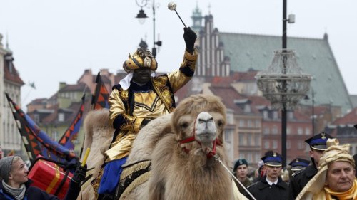 weirdpolis:Orszak Trzech Króli (parade of the Three Kings/Three Wise Men/the Magi)In Poland on the 6