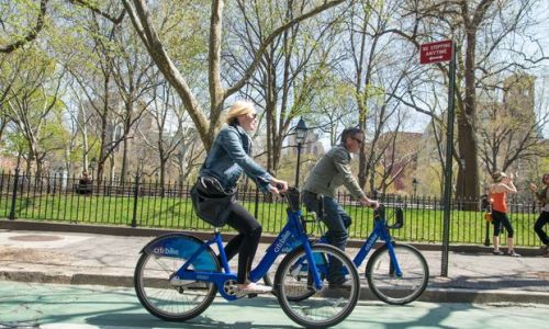 Men are from Midtown, women are from Brooklyn: a gender analysis of Citi Bike station usage.(via tra