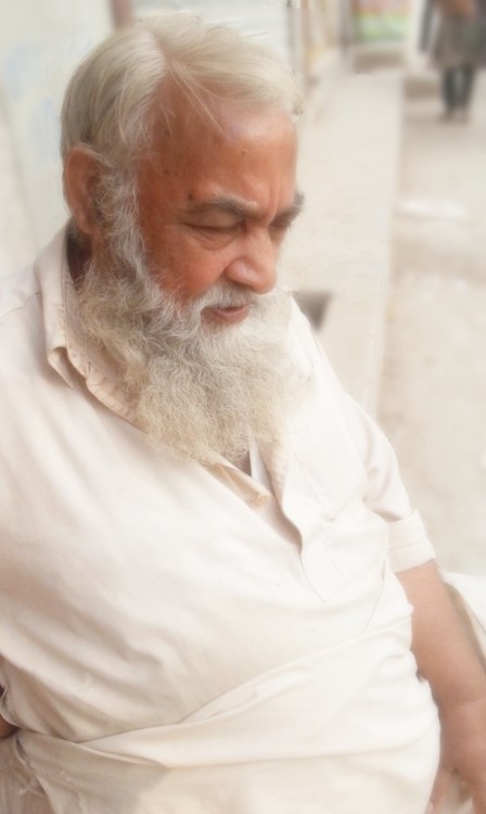 lovemaestroplease: 70 Yrs Old Pakistani Baba Abdul Majeed aka Tharki Baba