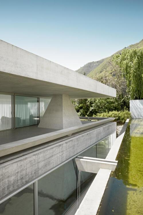 subtilitas:Silvia Gmür Reto Gmür Architekten - Two-family house, Tessin 2010. Via, 2, photos © Hélèn