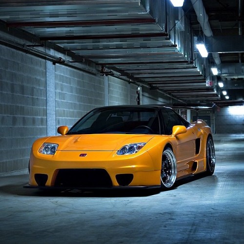 automints:  Orange juice to start your day?! Mid engine Monday, NSeX rocking a Sorcery widebody kit! Photo cred by j.ho photo! #automints #nsx #sorcery #midengine #acura 