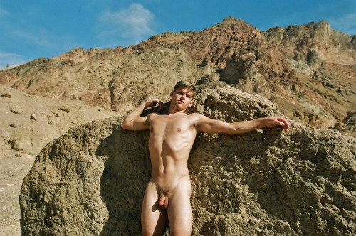 ohthentic:  americasfinestkids:The warmth of the Sun…Matt enjoying nature. frame # 36  in Death Valley, California (2016)  Oh