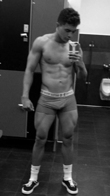 kkaloha808:  dem-kane-tho:  Fahken nice  Damn where is he from?