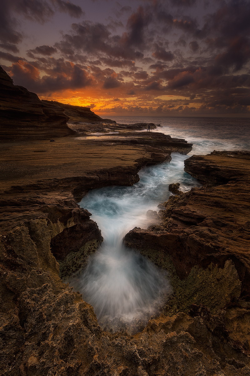 sundxwn:  Lanai Cove by Tom Kualii 