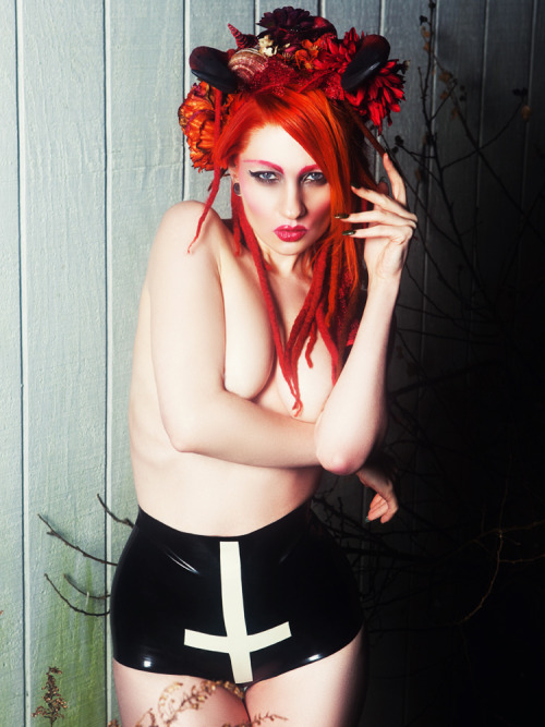 XXX ulorinvex:  Little Red Devil by `ulorinvex photo