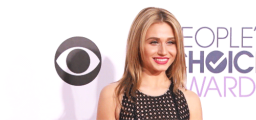cuddlysex:  lesbiansandweed:  justprincesssarcasm:  Rita Volk at the PCA’s red