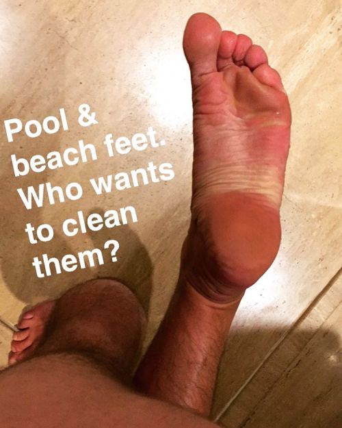 Do your job boys. #ukfootlad #goa #malefeet #malefootworship #malefeet #malefeetworship #malefeetfet