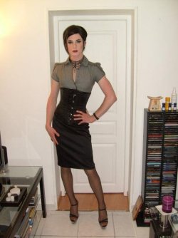 crossdresserscool:  sissyfucker:  Built to serve.  Crossdressers Cool http://crossdresserscool.tumblr.com  I would serve her anyday