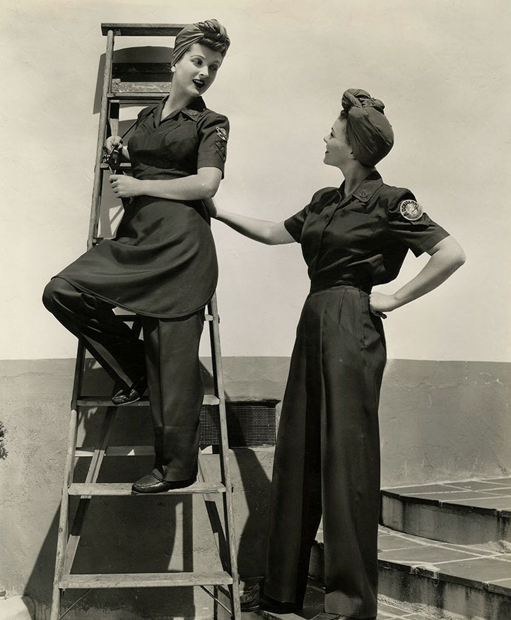 gmgallery:  Helen Mueller and Jean Colleran in Muriel King WWII fashions. Photographed