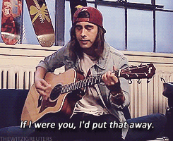 thewitzigreuters:  Pierce the Veil - Hold