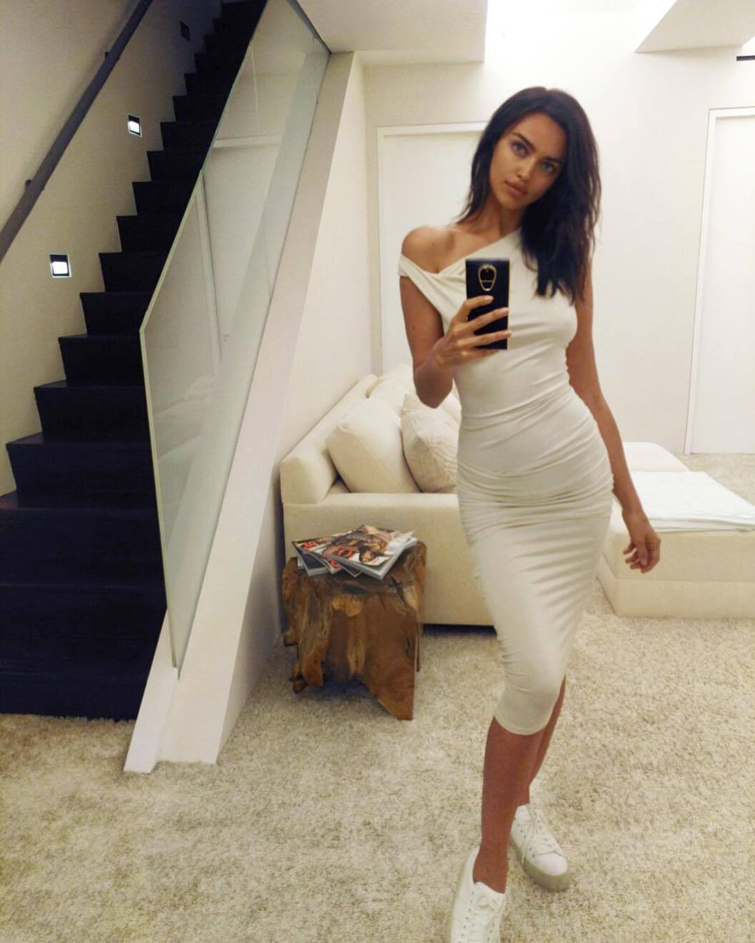 serresnews:Irina Shayk is a true legend of modeling for more photos and videos click