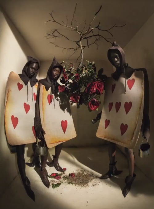giulia-silvia:    Alice in Wonderland - calendario Pirelli 2018 all black by Tim Walker LIL YACHTY as the Queen’s GuardALPHA DIA as Five of Hearts playing card and GardenerKING OWUSU as Two of Hearts playing card and GardenerWILSON ORYEMA as Seven