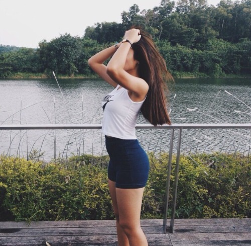 fapperterial:18 tight and creamySaid the person who submitted. Thanks!Anyone know this girl? Can sha