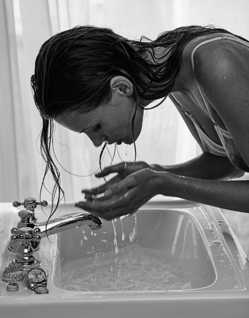 lauramerr: Edita Vilkeviciute in “Hot in the City” by Chris Colls for Porter 2016
