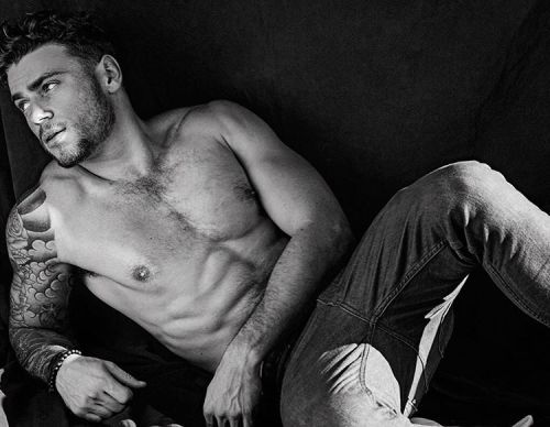 Gus Kenworthy being ridiculously sexy on his instagram