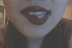 hott-fuxkery:Lipbite..