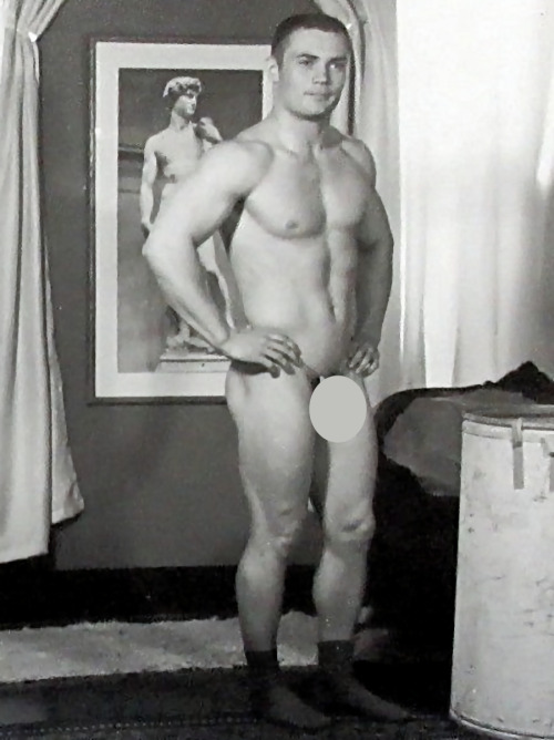 pookiestheone:  Mike Bradburn.  Mike’s posing pouch was too revealing (read VPL) for the pearl clutchersUncensored version