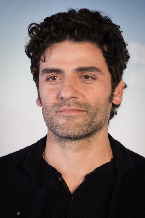 mycrazyworlduniverse: Oscar Isaac attends a photocall for ‘Operation Finale’ on Septembe