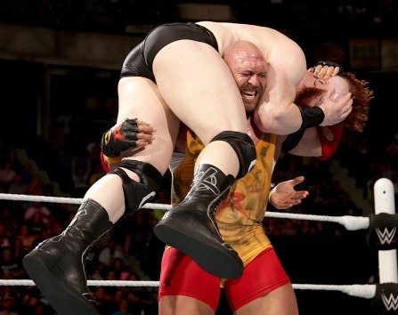omgsheamus:  Booty N Bulge