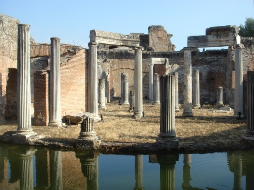 malemalefica:The Villa Adriana, is one of the most famous Roman archaeological complexes. It is loca