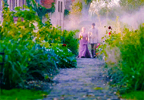 whitequeengiftry:The Rose Garden