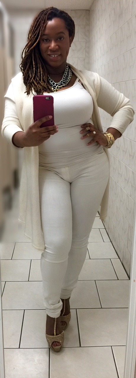 missprimproper:  Come find me in the snow 💋