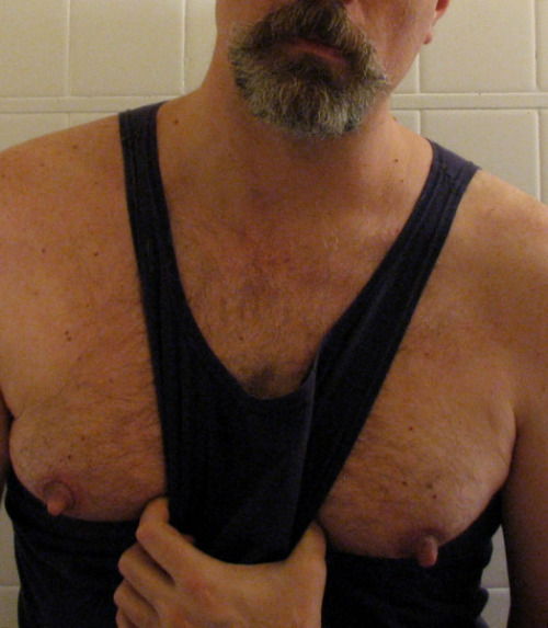 nippig:  http://nippig.tumblr.com/archive 