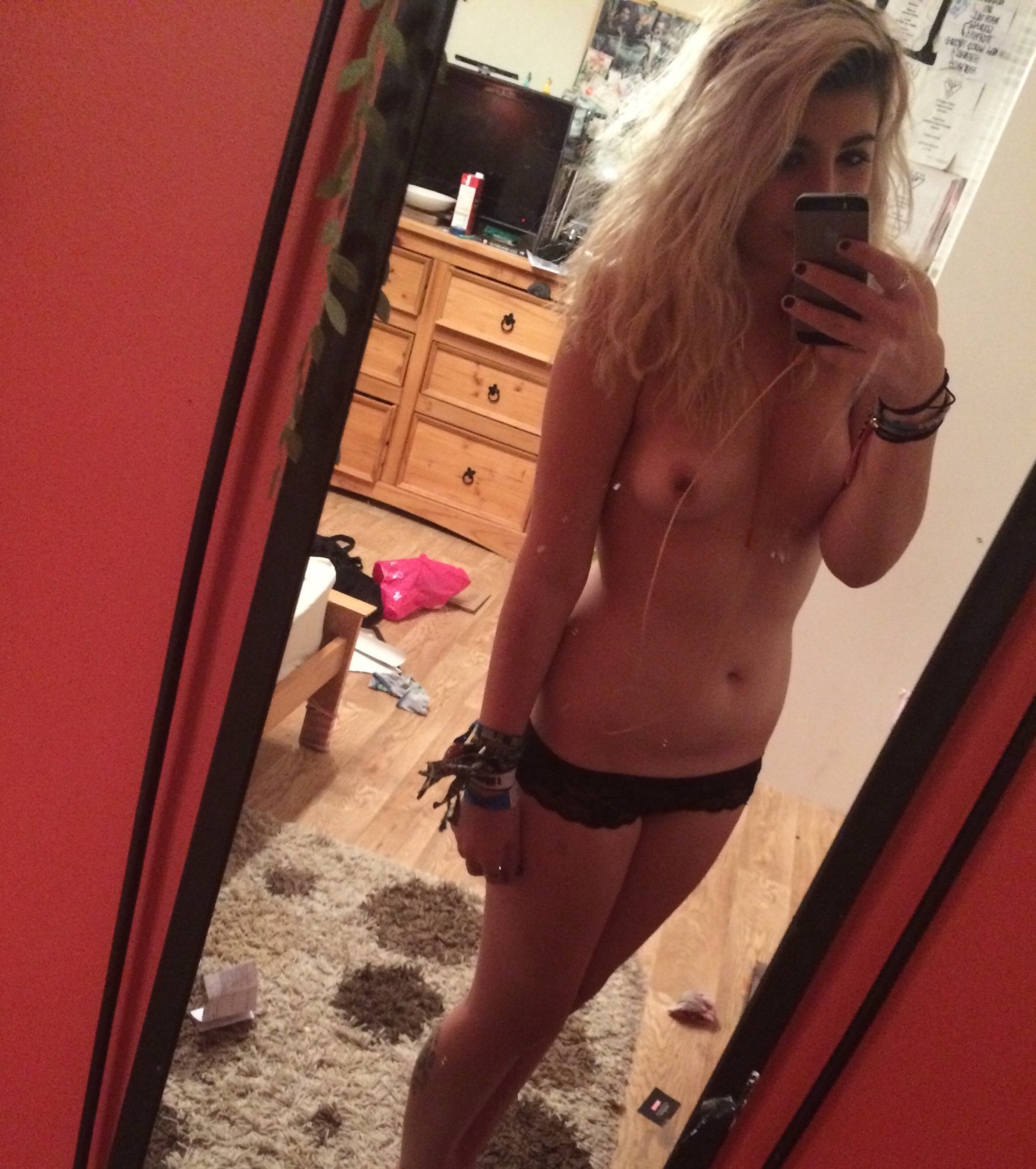 saiintjimmy:  I have like no boobs aha. For the absolute cutie anon ☺️  Those
