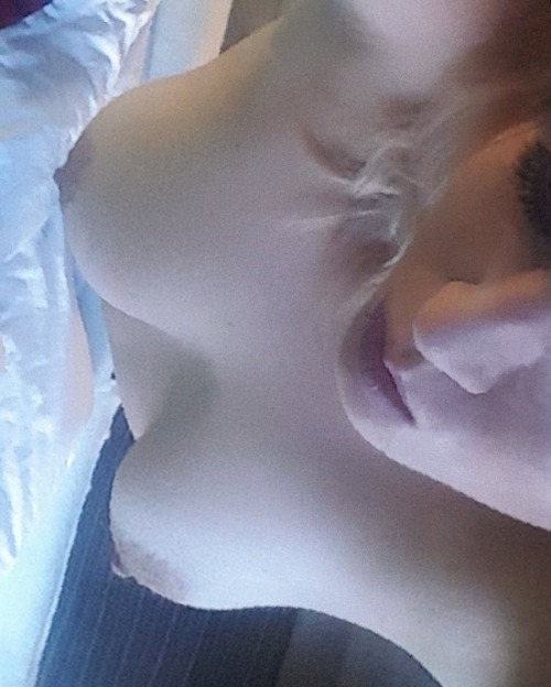 20yo-stick-it-in-my-pussy: my followers! im so sorry about that i dont respond to every message but 