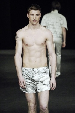 meekiyelvvoh:  Romain Kremer A/W 2006 