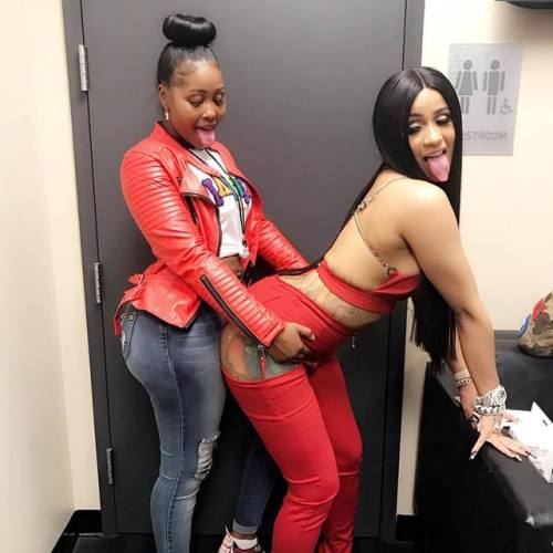 sapioshay: thot-draft-pix: COMMISIONER'Z PICK Ya bish wanna party with Cardi