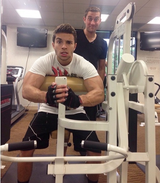 theancientcistern:  d0ntevenw0rryab0utit:  Jake Miller   welp… fml