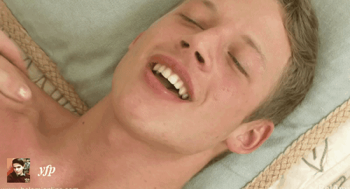 angry-hole:  french-patrick:  french-patrick: GAYGIFS 02/02 “Back with Zac.”