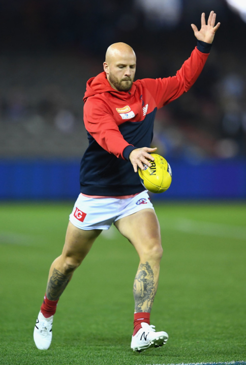 tradiesndaddies:roscoe66:  Nathan Jones of the Melbourne Demons Could watch him all day long