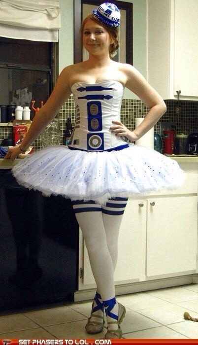 insatiablelondonlass-killydf2:  Think I’ve found my Halloween costume…💋  Awesome