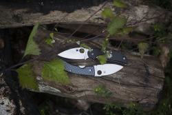 livingsurvival:  (via Knife Drop: “Zen Spydercos” Yin and Yang)