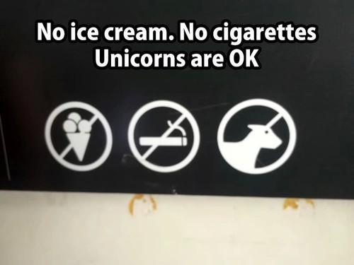 grunge-style-brisa:  No helado. No cigarros. Unicornios están bien. 🌚 