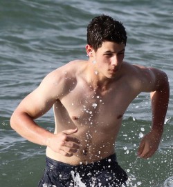 hotfamousmen:  Nick Jonas