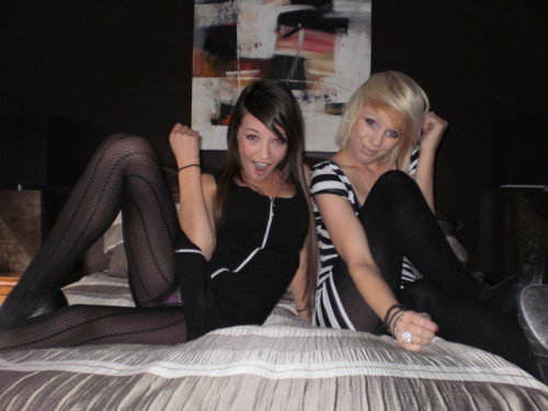 pantyhoseandfeetperfection:  Tired of all those candid sites where the pictures look old and dated… look no further, go here: http://supertalk.superfuture.com/index.php/topic/29310-corny-white-girls-appreciation/page-258