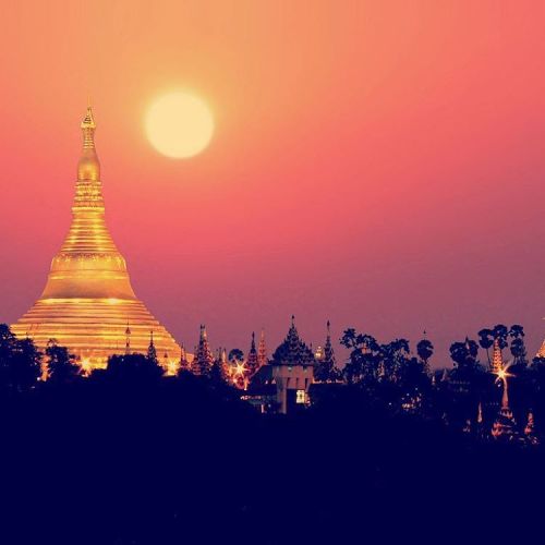 Shwedagon Pagoda #Yangon #Myanmar Tag #Legendtravelgroup #burma #southeastasia #shwedagonpagoda #shw